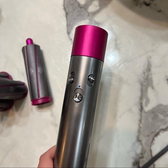 Dyson Airwrap Complete Styler - Picture 8 of 10
